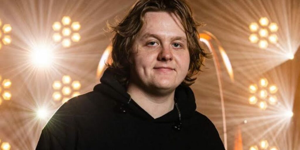 Cover art of Pointless Lyrics – Lewis Capaldi